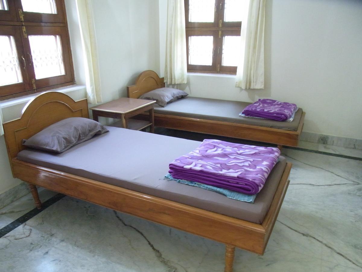 Momotaro House Hotel พุทธคยา ภายนอก รูปภาพ