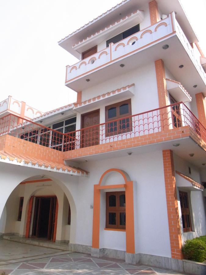 Momotaro House Hotel พุทธคยา ภายนอก รูปภาพ
